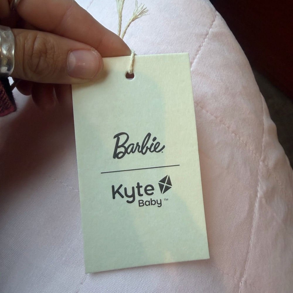 NWT Kyte Baby Baby Blanket in Barbie™ Beach 1.0 InfantBarbie™ Beach / Infant - Picture 3 of 4